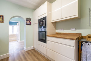 Kitchen- click for photo gallery